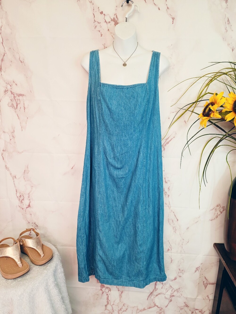 Old Navy Denim Midi Dress Womens Large Smocked Back Cotton Blue Sleeveless - Picture 3 of 7